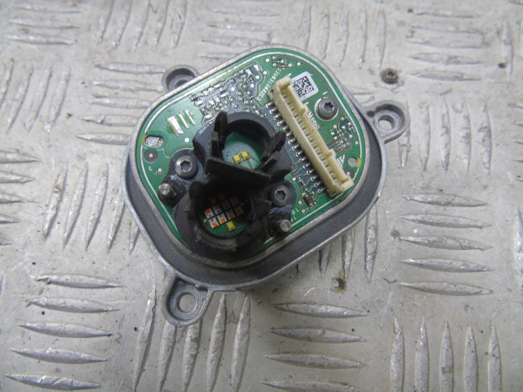 фото №1, Audi оригинальный номер 1308310483c3 1305715395