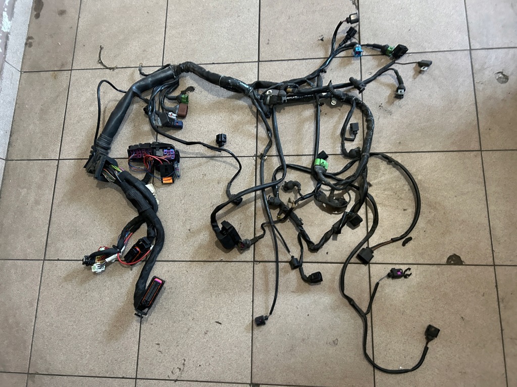 фото №1, Джгут двигуна audi автоматична коробка передач a4 b6 2.4 v6 bdv multitronic