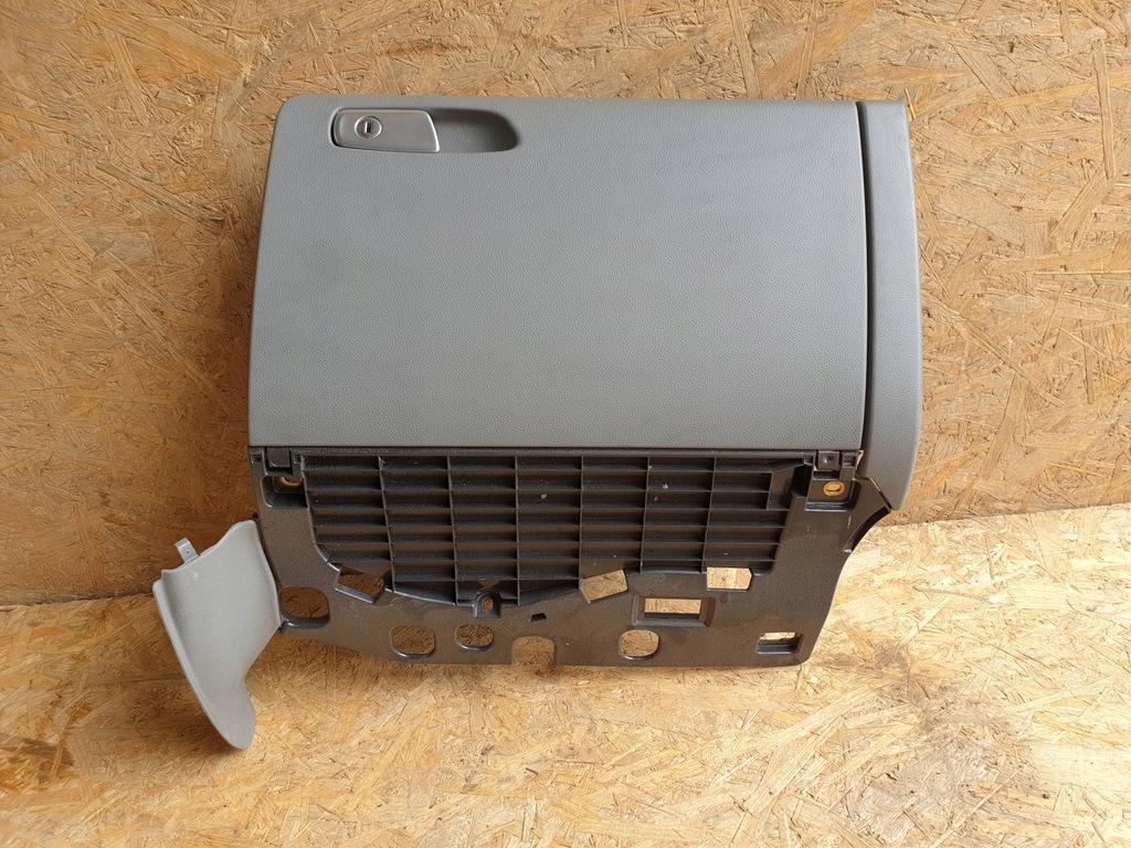 фото №1, Audi a5 8t бардачок пассажира szary