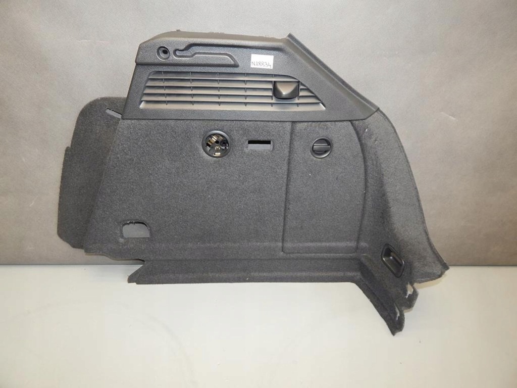 фото №1, Audi a3 s3 8v обшивка багажника правый 8v3863880