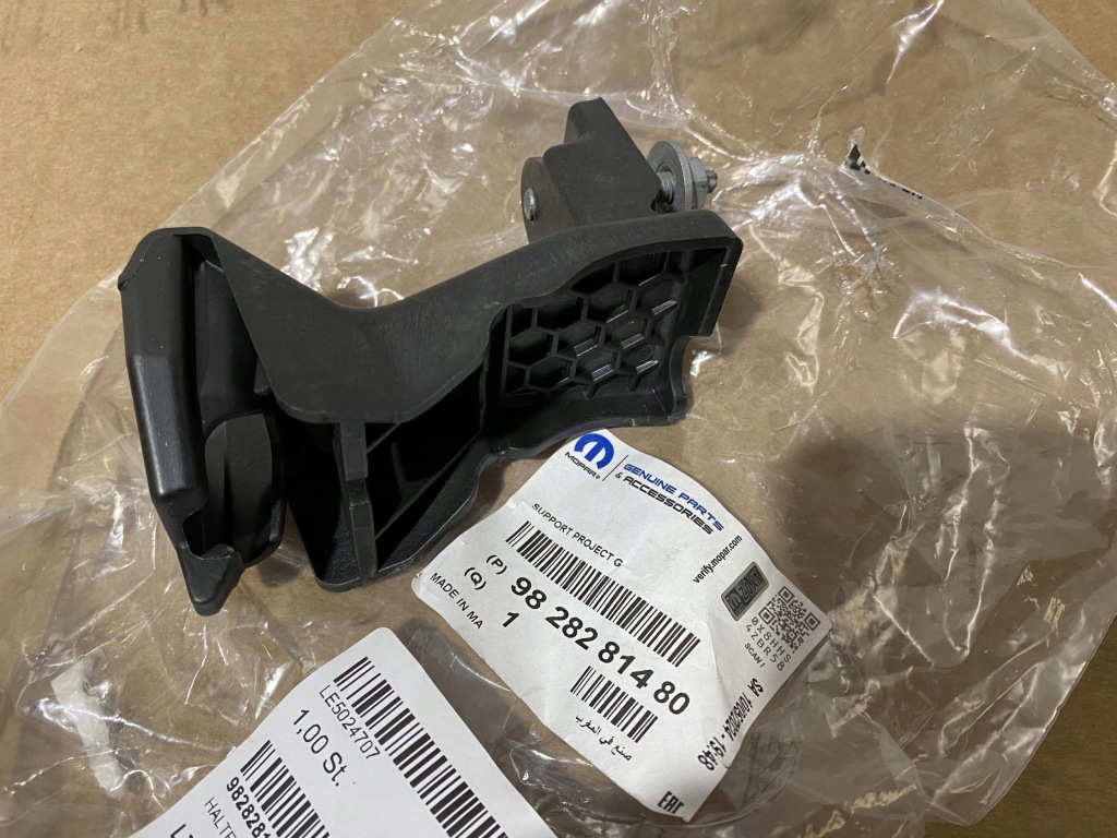 фото №1, Лівий оригінальний кронштейн кронштейн фара peugeot 2008 2019- 9828281480