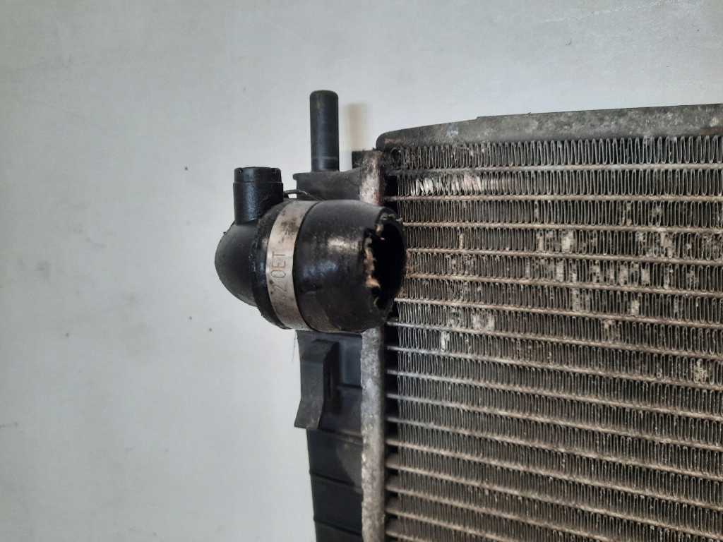 Jaguar x-type 01-07 радіатор води pa66-gf30 4g430ab в Україні