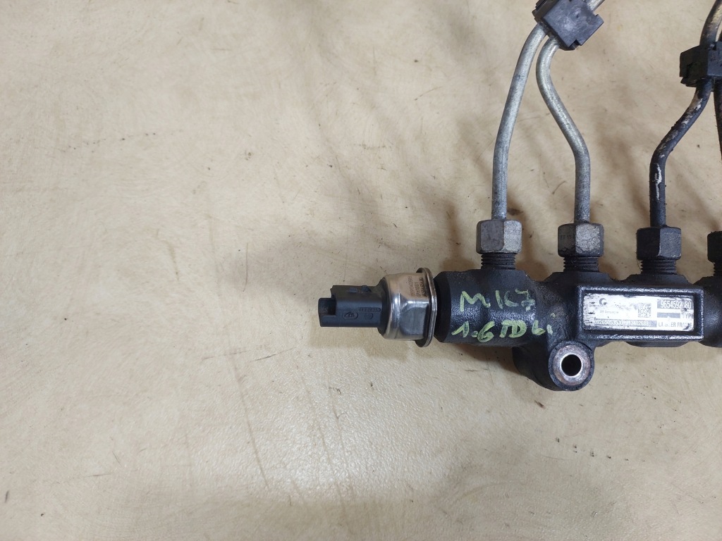 Fiesta mk7 1.6 tdci трубка молдинг топлива Оригинал