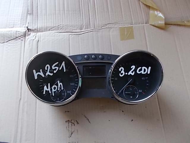 фото №1, Mercedes w251 счетчик приборы 3.2 cdi