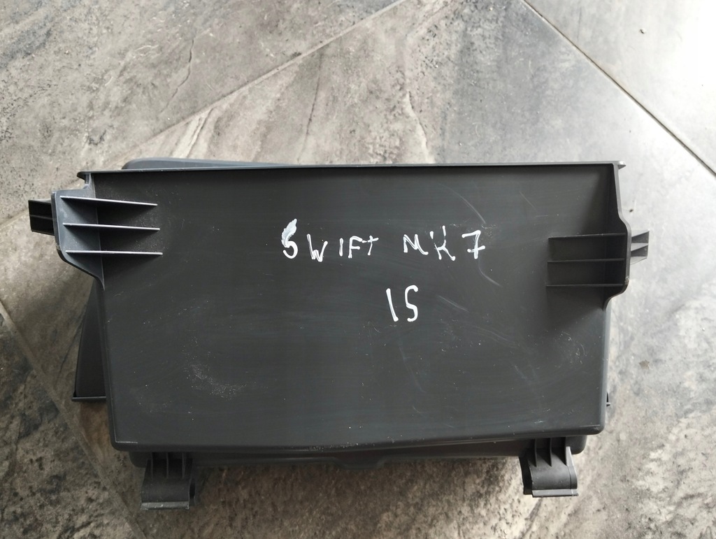 фото №7, Бардачок пассажира перед suzuki swift mk7 5d 10-13r
