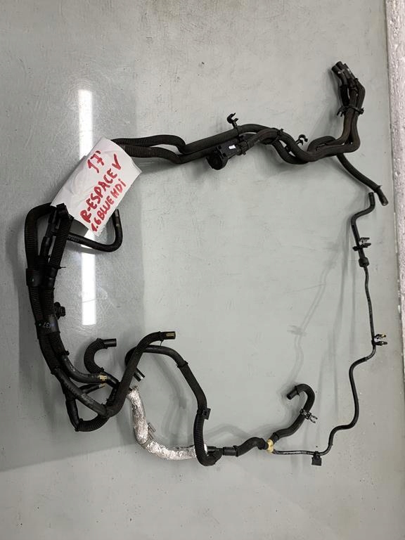 Патрубок трубка вакууму renault espace v 1.6 blue dci 17 r 223100819r Ціна