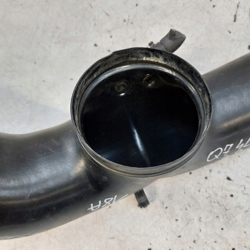 фото №9, Audi q7 4l 4,2fsi шланг труба всасывающая воздуха 7l8129627a