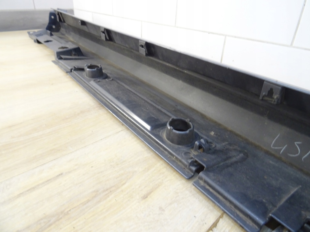 фото №8, Corolla e21 молдинг порог правая 75850-02230 llu