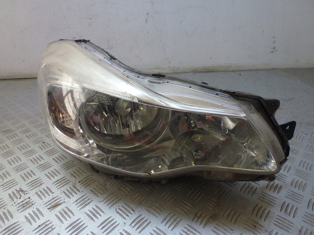 фото №1, Лампа правый перед передняя subaru xv europa