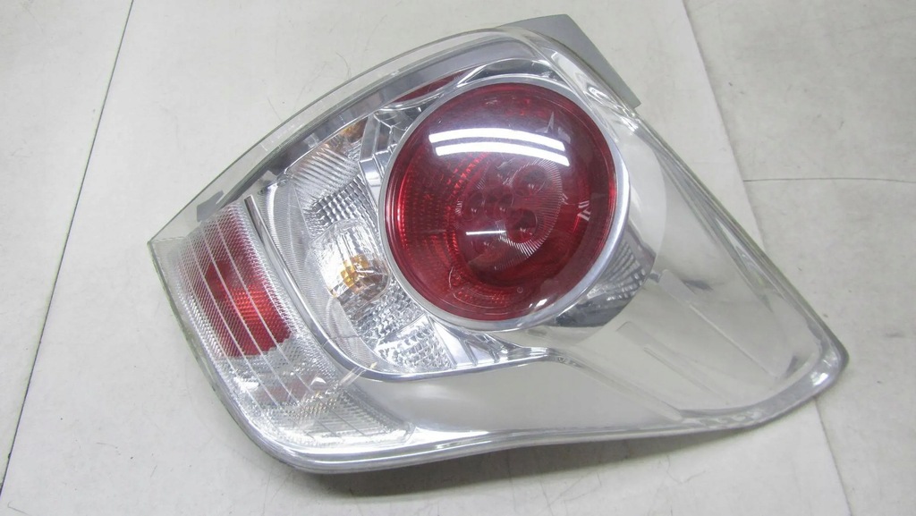фото №1, Toyota verso lift лампа правая задняя задняя 14-