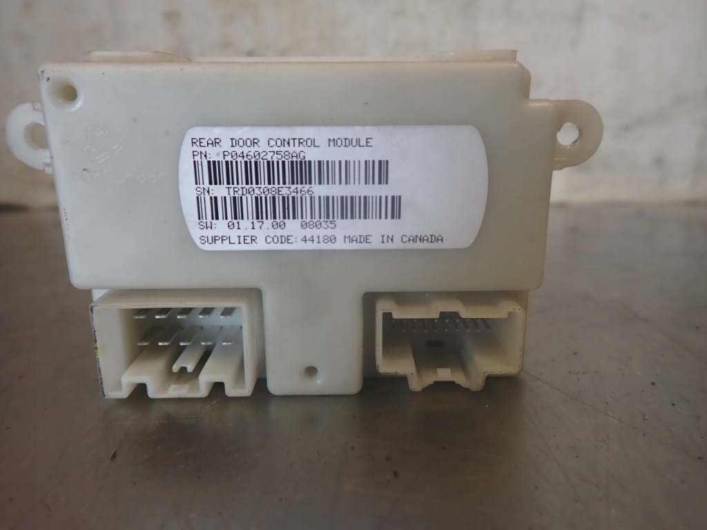 Купити Town&country модуль дверей chrysler оригінальний номер p04602758ag