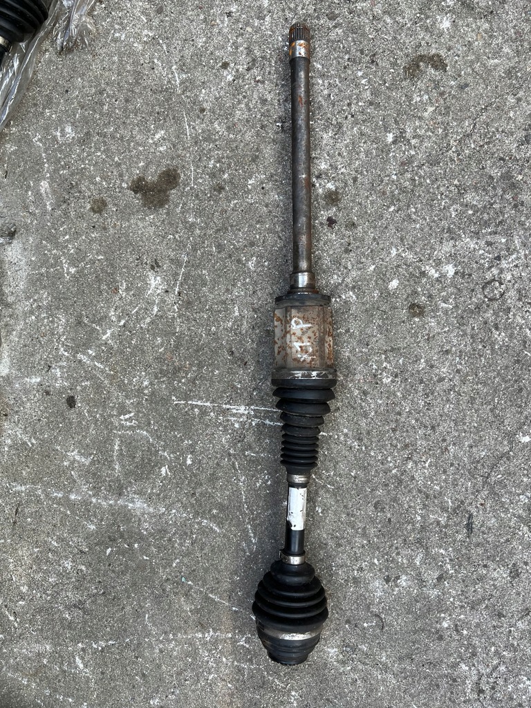 фото №1, Приводной вал правая передняя перед 7591682 bmw e84 x1 xd