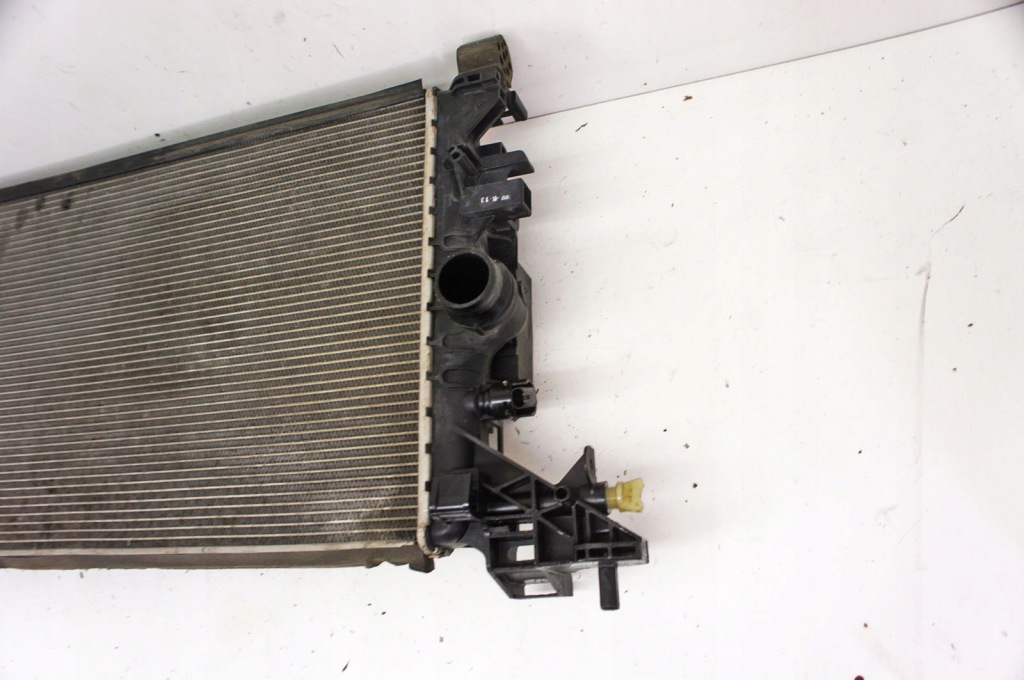 Oi036 opel astra k v 1.6d радіатор води Зі Шроту