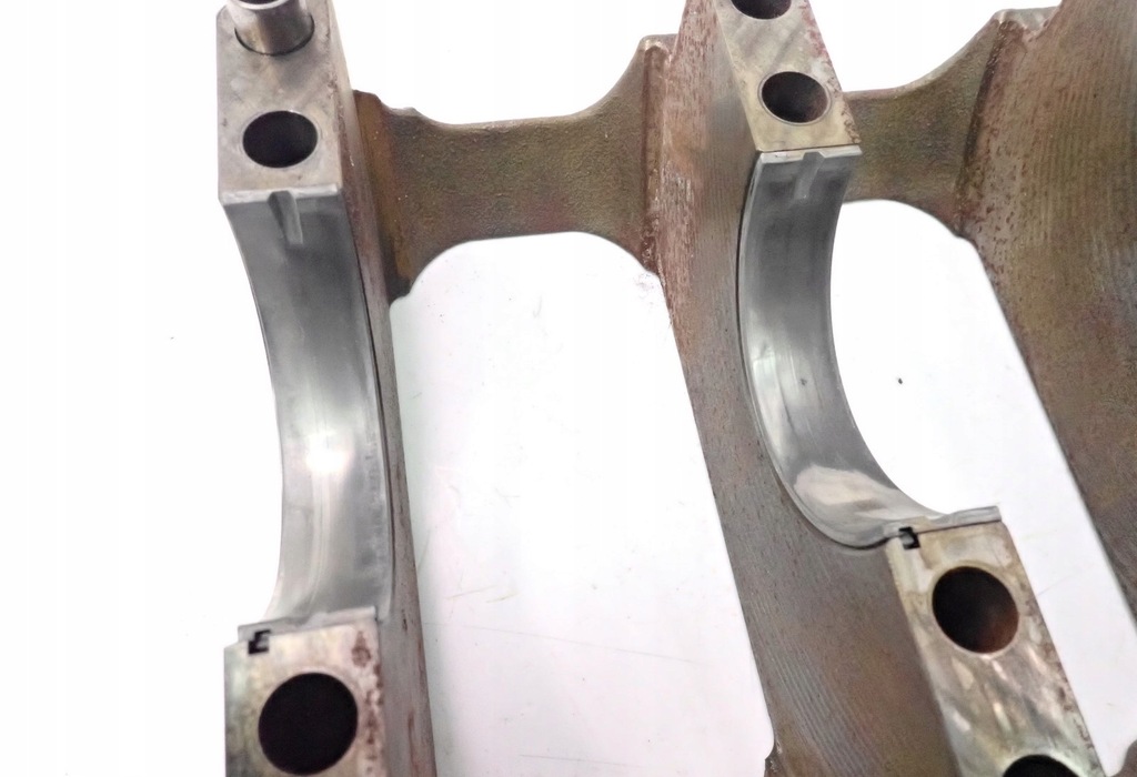 фото №11, Основание вала коленчатого audi a8 d3 4.2 tdi bvn 057103041g