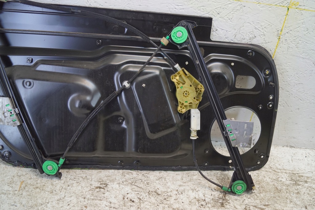 фото №13, Подъемник стекло правый перед porsche 911 997