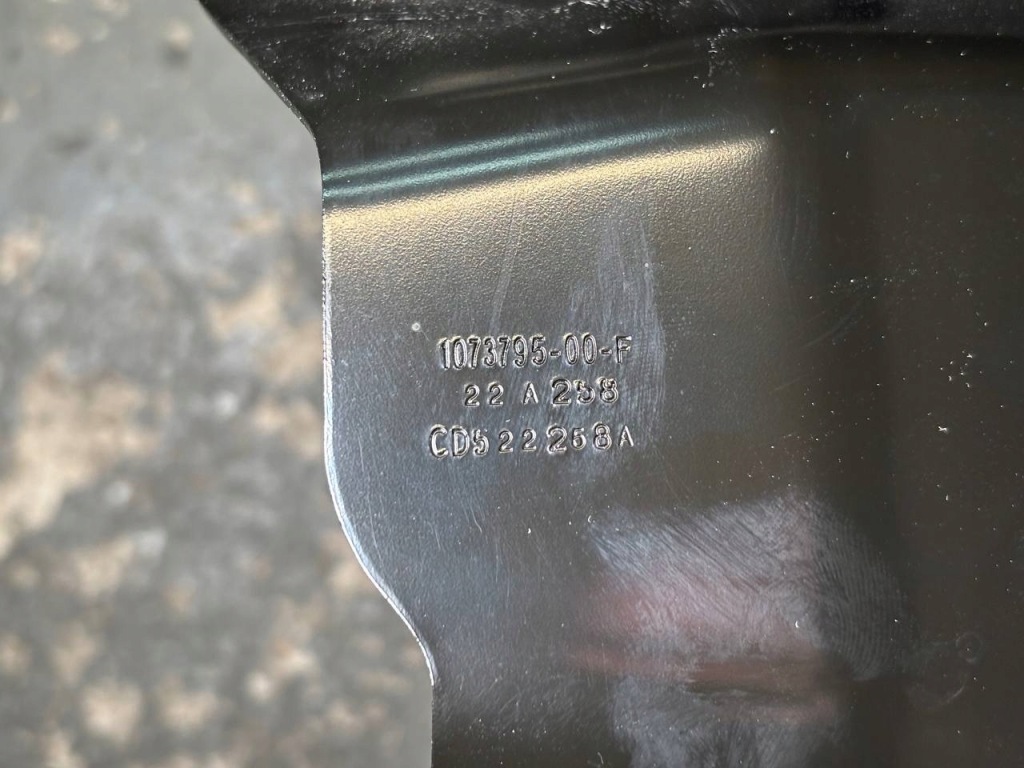 Ćwartka левая tesla model 3 Доставка