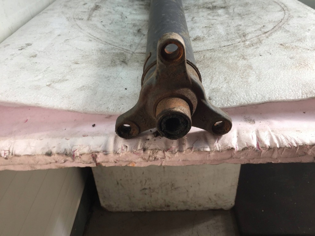 Mercedes ml w164 wał приводной a1644103102 Доставка