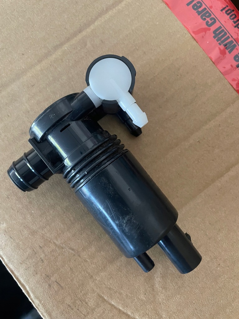 фото №1, Volvo xc40 помпа омивача 32237970