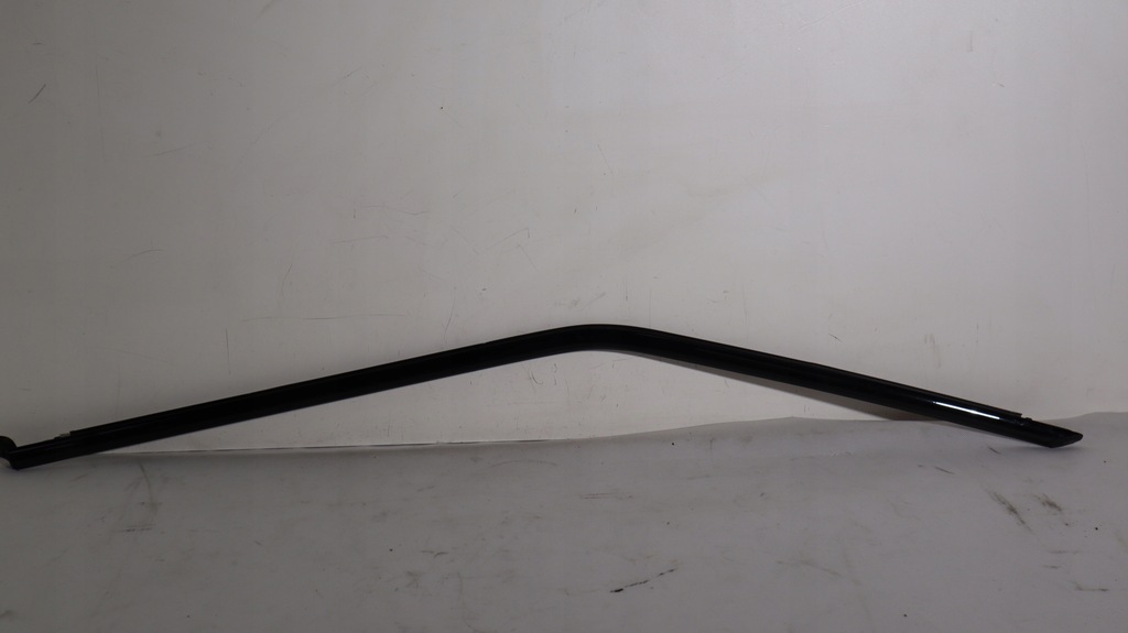 фото №1, Volvo xc40 молдинг уплотнитель правая задняя