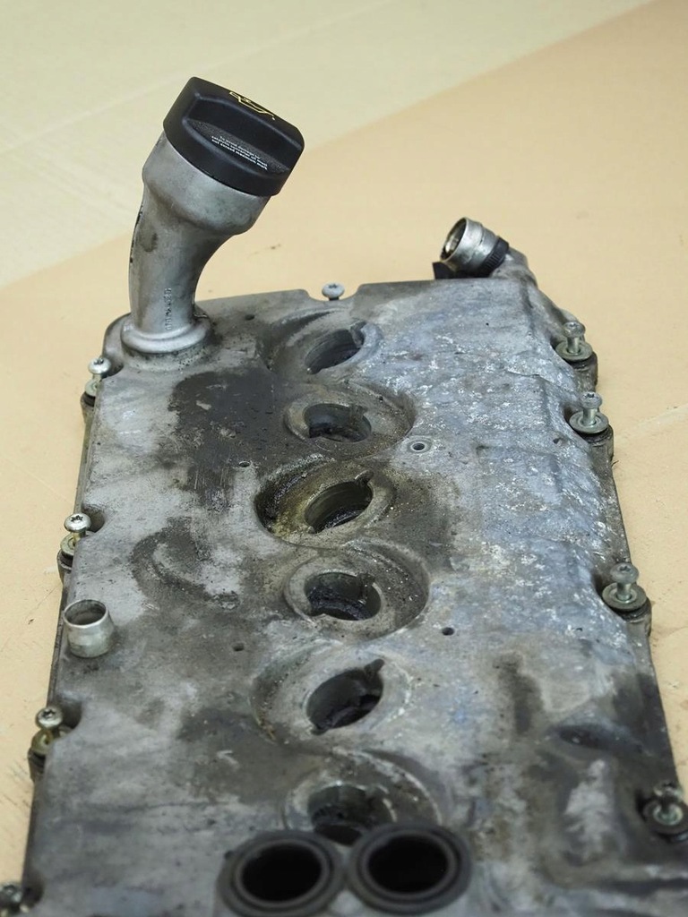 фото №7, Крышка клапанов левая a8 d3 6.0 bht 07c103475ag