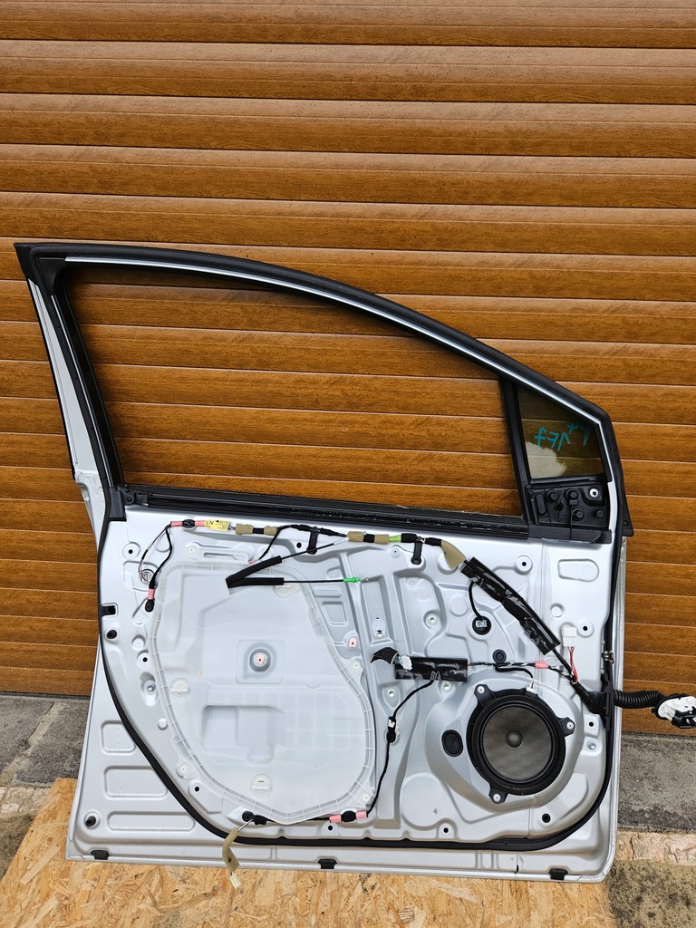 фото №5, Toyota prius iv 16- дверь левая передние перед 1f7