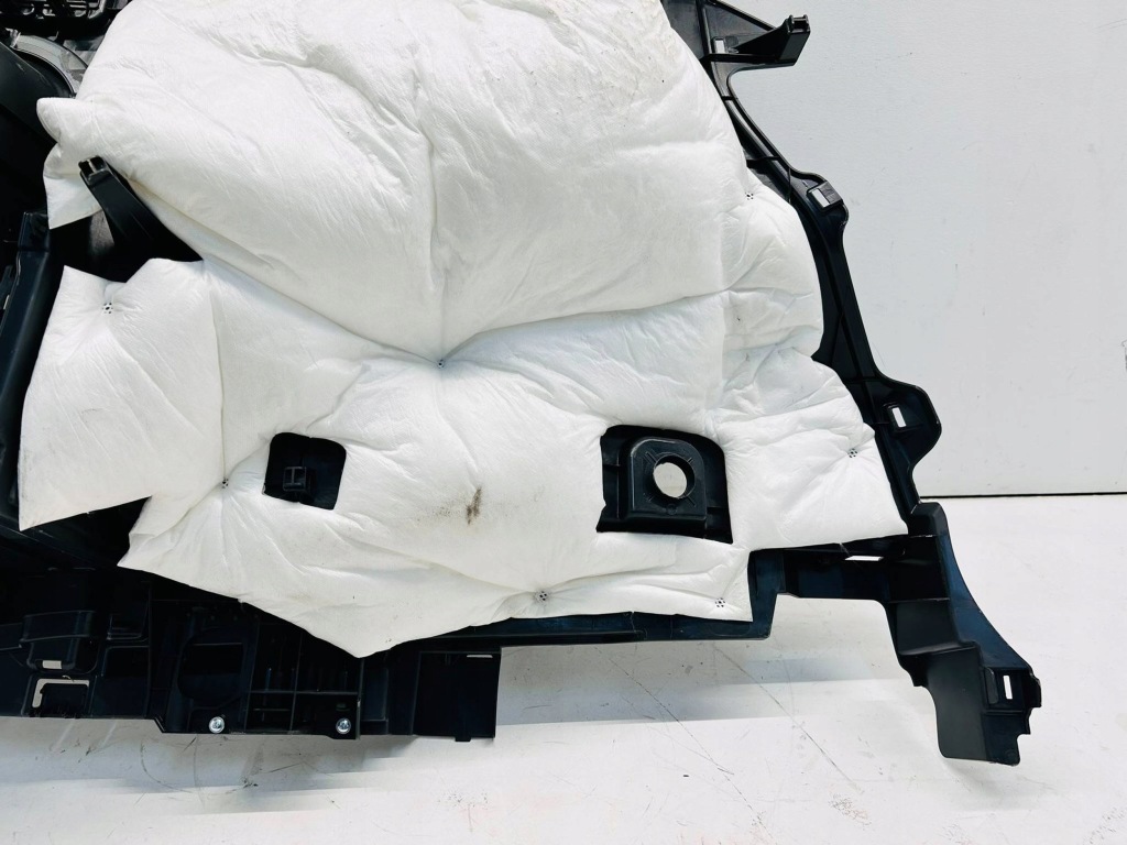 фото №12, Rav4 v обшивка обивка багажника правый kompletny