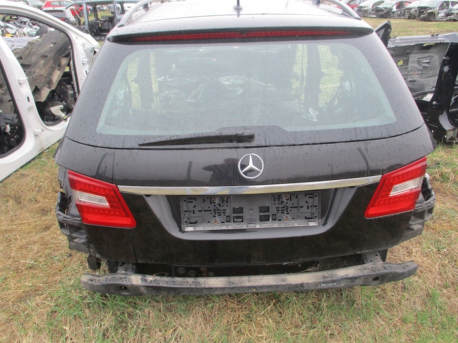фото №1, Mercedes w212 kombi крышка багажника задняя c197