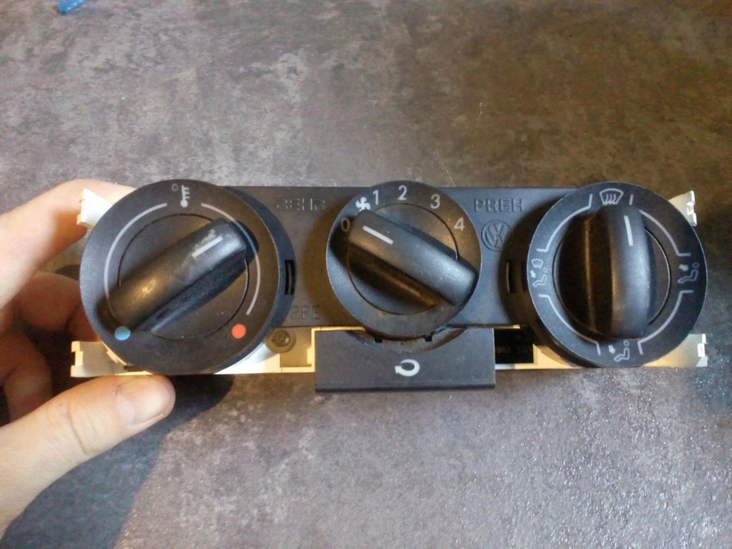 фото №1, Vw polo 9n оригинал панель обдув исправный 100%