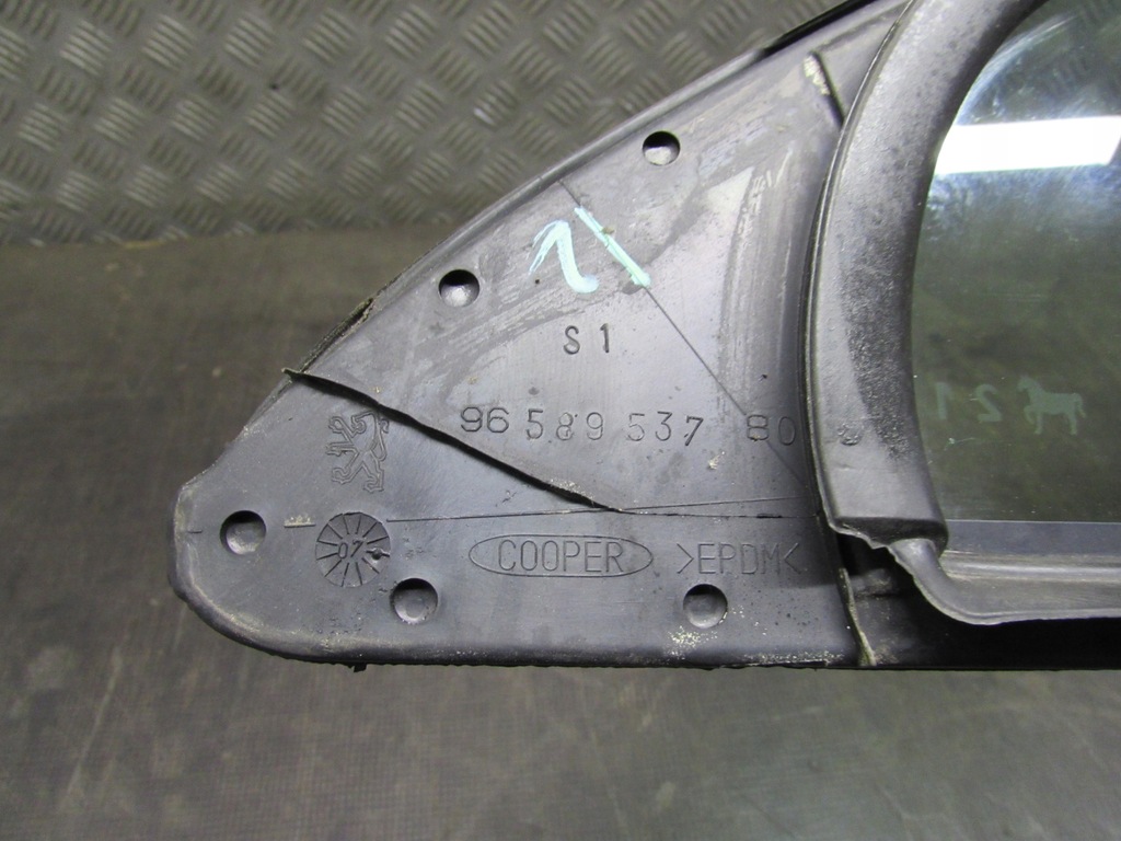 фото №9, Скло трикутник правий перед peugeot 407 04-11r dot24 m25 as2 9658953780