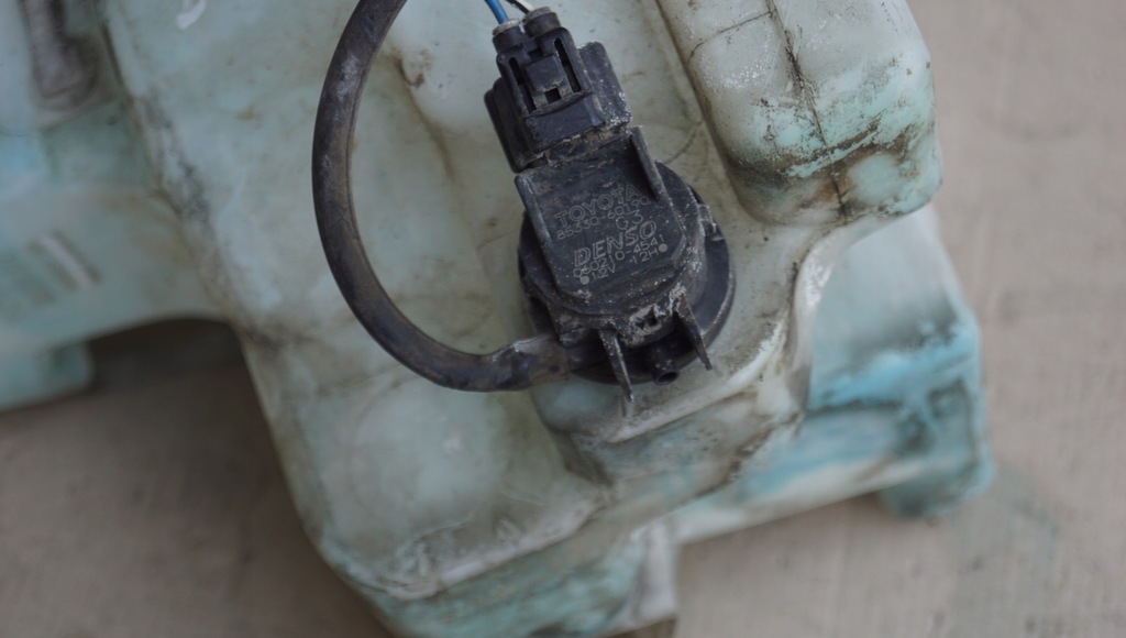 фото №7, Lexus is ii бачок омывателя 060851-138