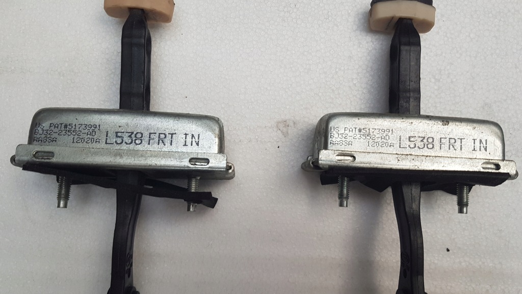 фото №3, Ограничитель дверь перед кронштейн ручка evoque 3d