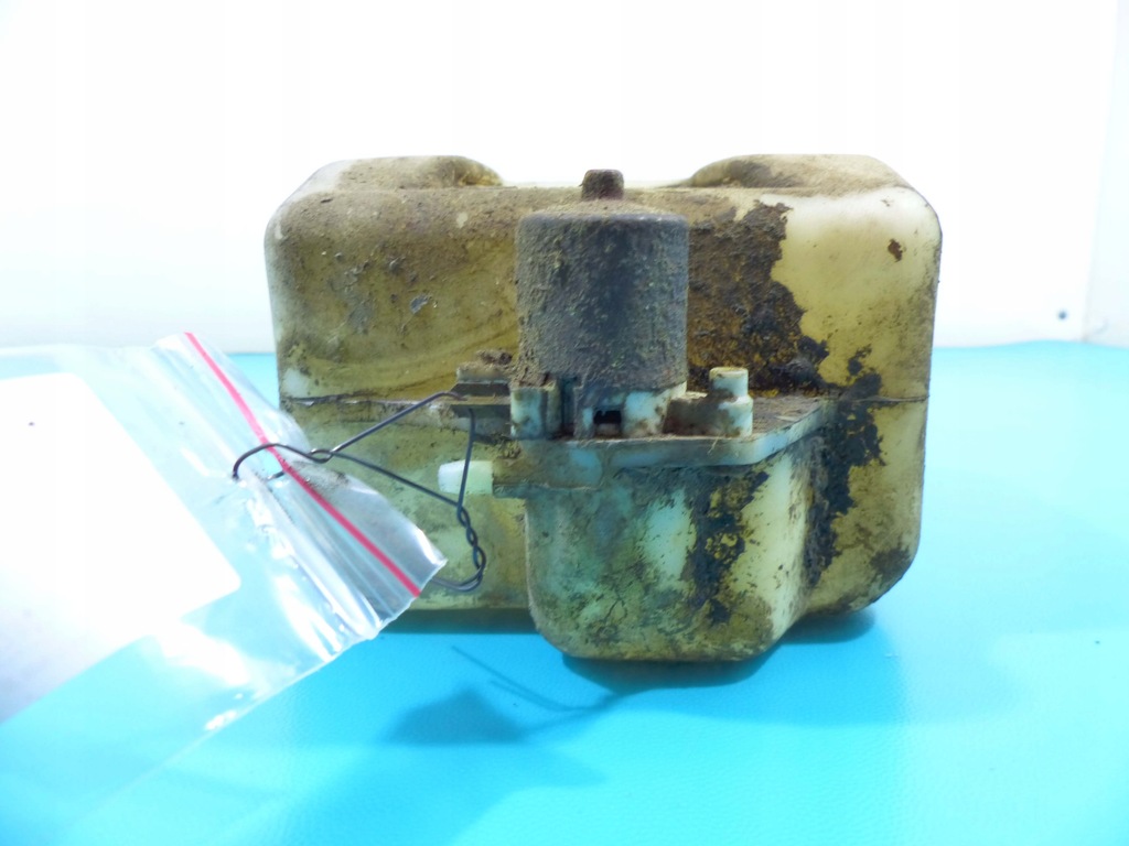 фото №6, Бачок розпилювача mitsubishi pajero i