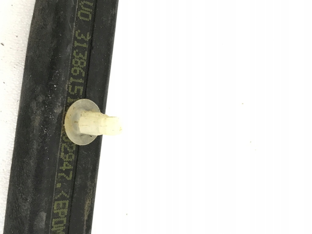 фото №9, Прокладка наружной накладки порога volvo s90 v90 2017- оригинальный номер 31386151