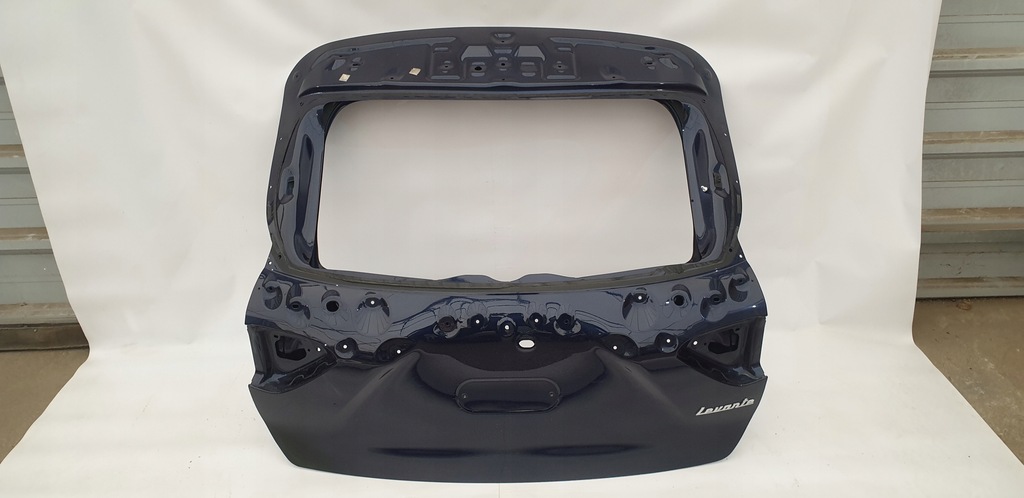 фото №1, Maserati levante крышка багажника задняя багажника