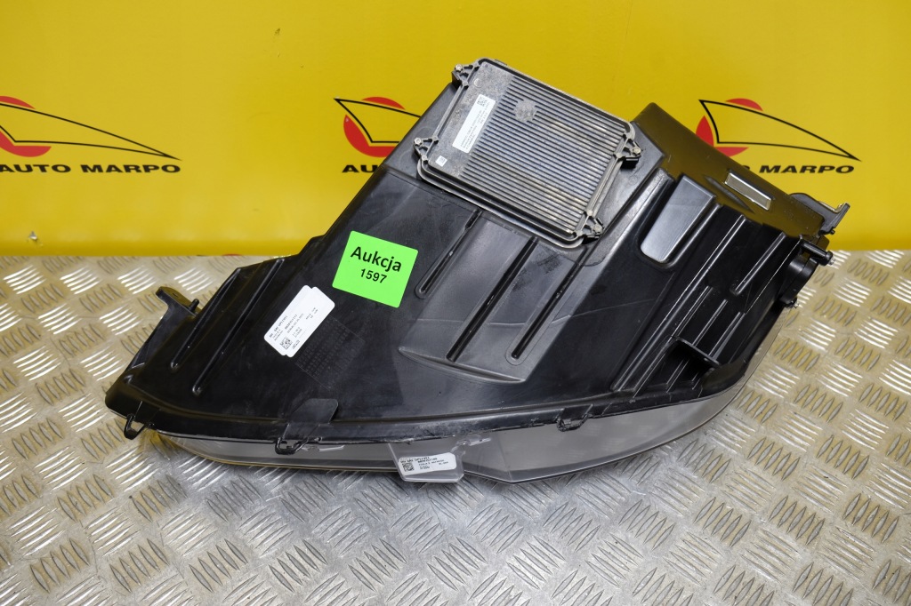 Tesla model s рестайлинг  2016- фара фара full led правый  америка Доставка