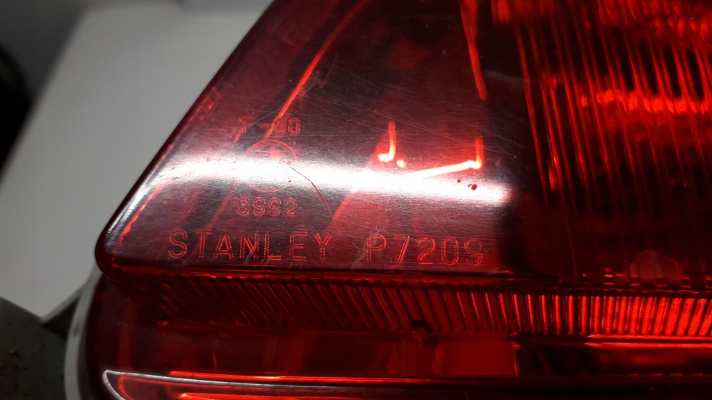 фото №8, Mazda 2 ii de 07- лампа w бампер правая задняя