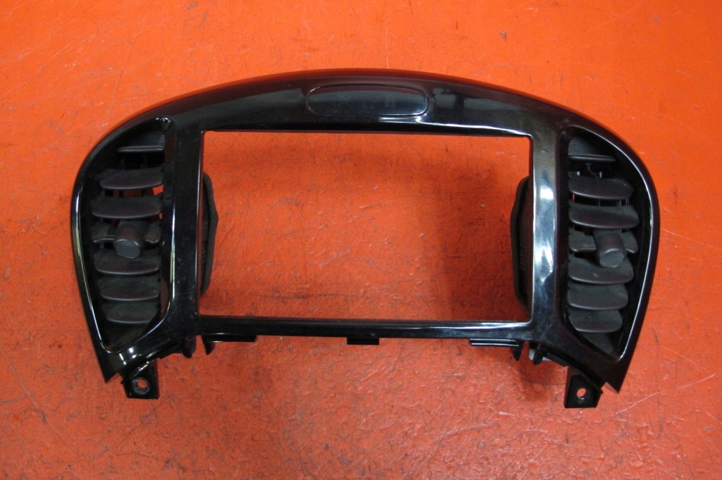 фото №1, Nissan juke 1 i f15 рамка середня радіо ґрати обдув 682601ke0a