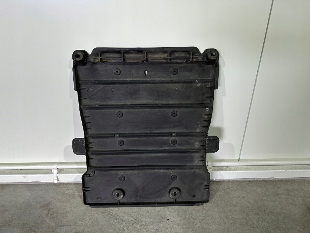 Купить Seat leon 3 накладка подвеска 5q0825230h