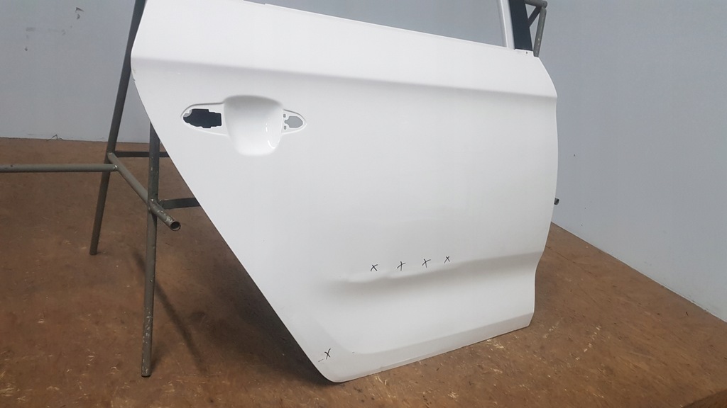 фото №7, Kia carens iv 4 дверь задние задняя правое