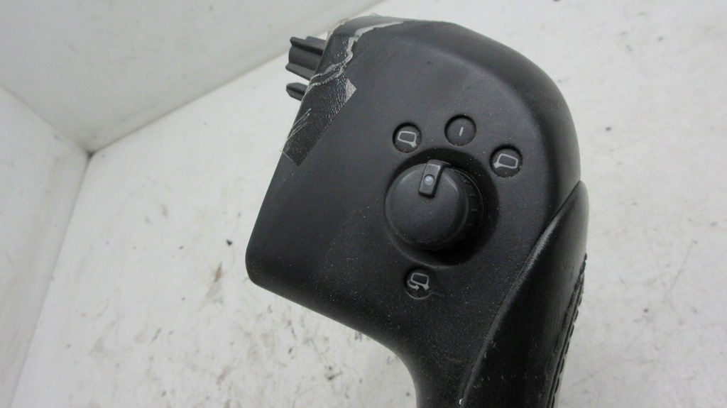 фото №5, Audi a8 d3 4e0867173a захист двері обшивка кронштейн