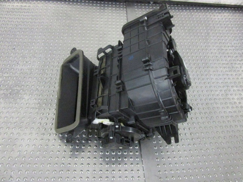 фото №6, Honda cr-v iv 1.6d 2013 повітродувка вентилятор корпус europa