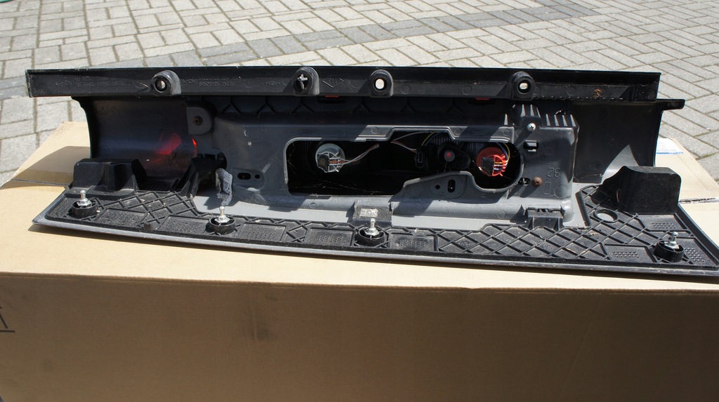 фото №5, Задня права лампа renault trafic iii 3 lift кришка багажника