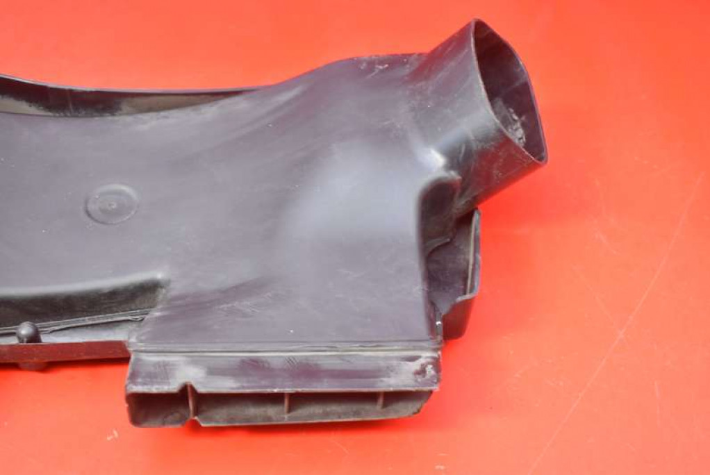 Впуск кермо  повітря 7798772 bmw e90 e91 рестайлінг  08-13 Ціна