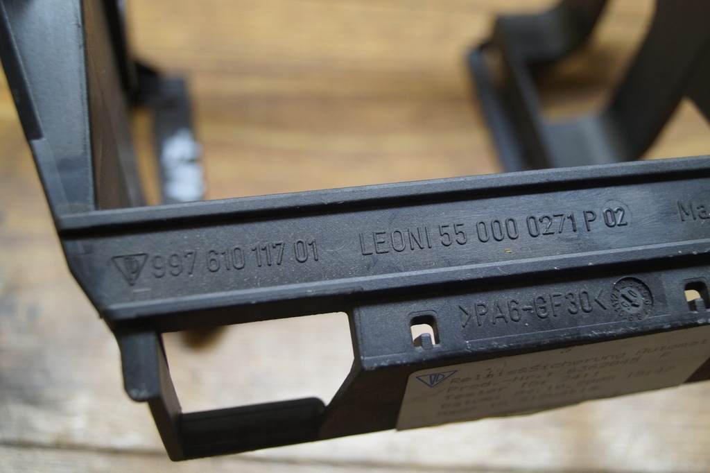 фото №5, Кронштейн коробка предохранителей porsche 911 997