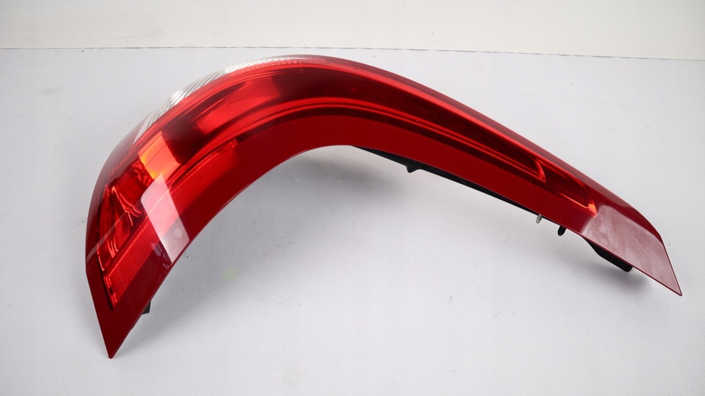 фото №6, Volvo xc60 i lift лампа правая задняя 31323035