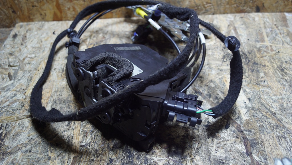 фото №8, Замок дверь раздвижных левый bok opel vivaro b trafic iii 825037886r