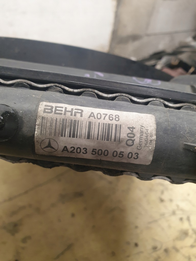 Mercedes c klasa w203 радиатор воды вентилятор a2035000503 a2035001593 Доставка
