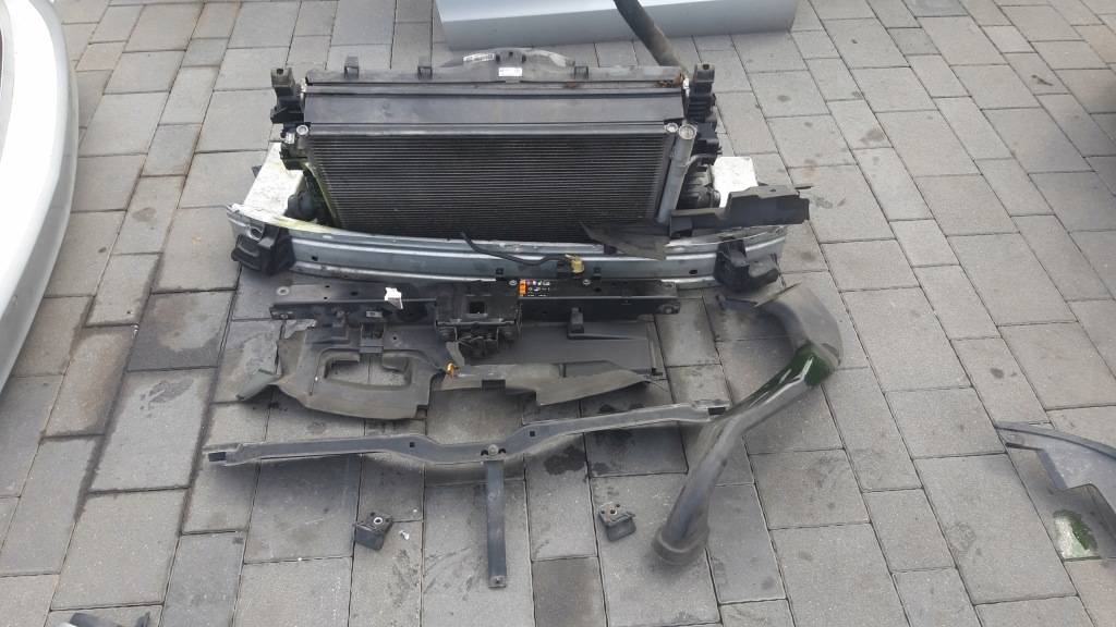 фото №1, Pas передний радиатор балка zafira c 2.0 автоматическая коробка передач