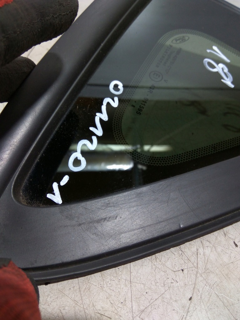 фото №8, Ford fiesta mk8 стекло кузовная левая задняя