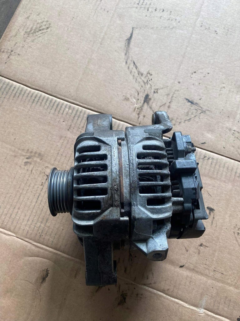 фото №1, Opel vectra b 1,8 16v генератор 0123505002